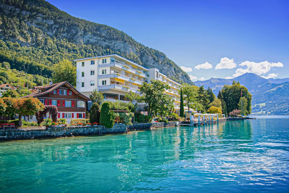 Hotel Beatus pool and lake